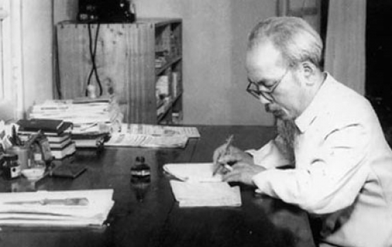 Việc học tập và làm theo tư tưởng, đạo đức, phong cách Hồ Chí Minh ngày càng thực chất 